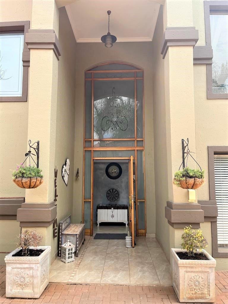 5 Bedroom Property for Sale in Melodie North West